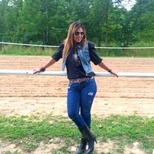 Boots in excellent condition put on once to a rodeo!!